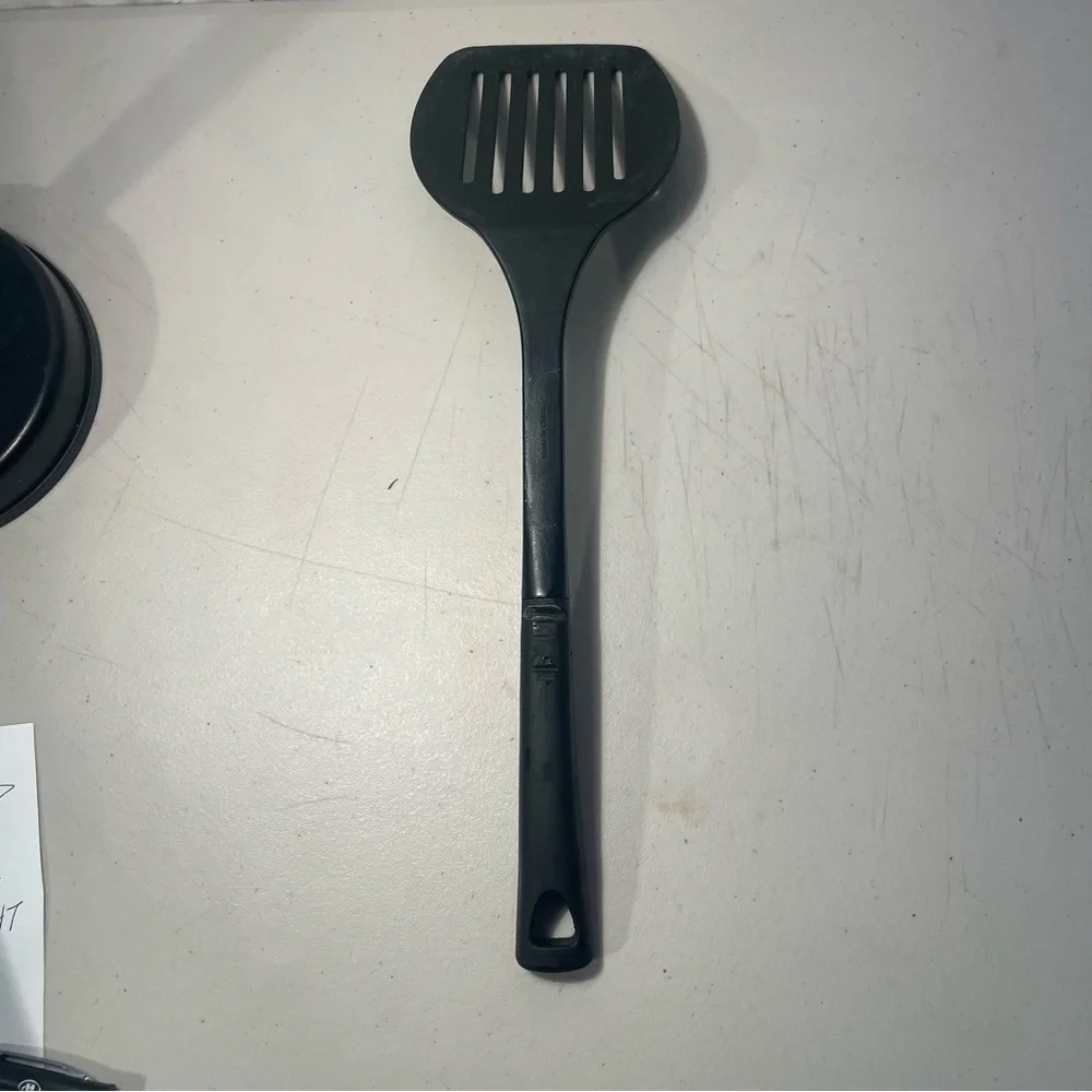 Calphalon nylon Black Slotted Turner slotted Spatula 13 1/2” 99GW